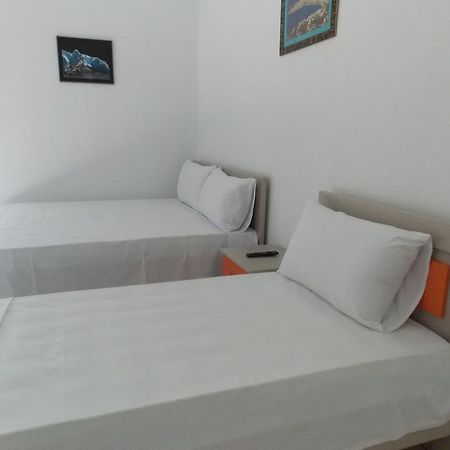 Guest House Vila Bega Sarandë Exteriör bild