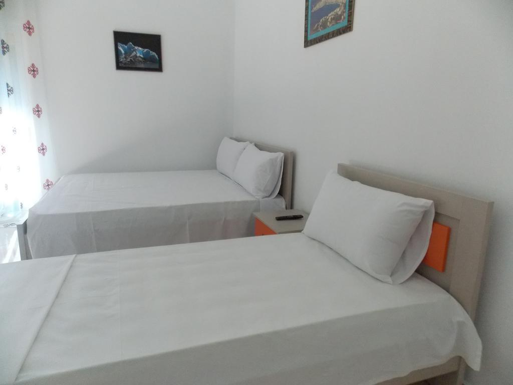 Guest House Vila Bega Sarandë Exteriör bild