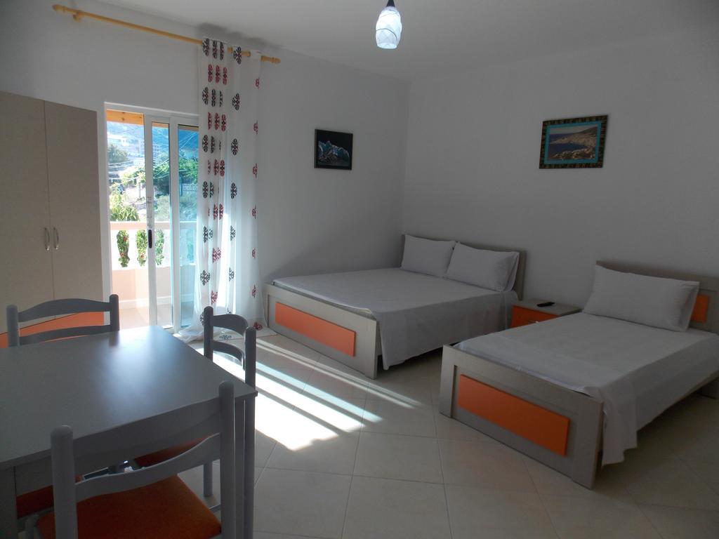 Guest House Vila Bega Sarandë Exteriör bild