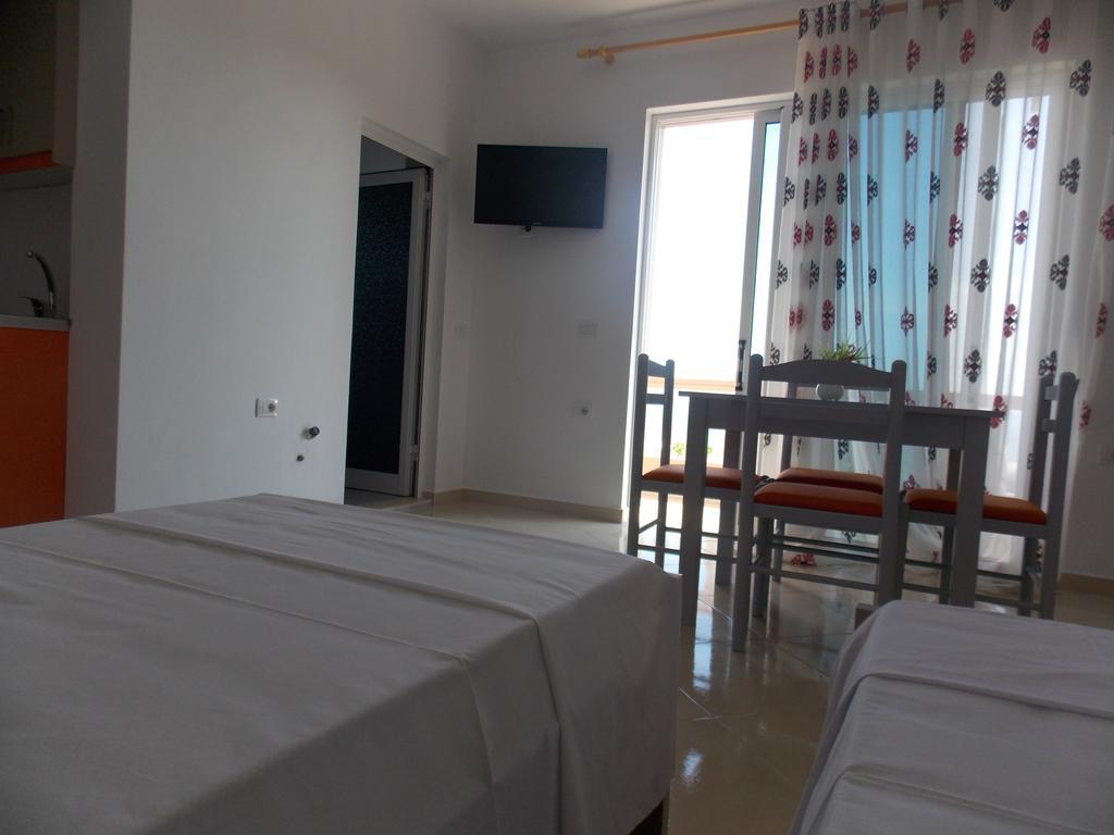 Guest House Vila Bega Sarandë Exteriör bild