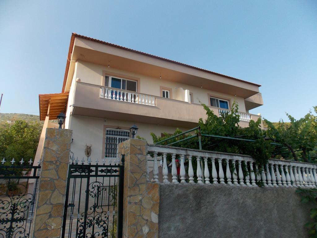 Guest House Vila Bega Sarandë Exteriör bild