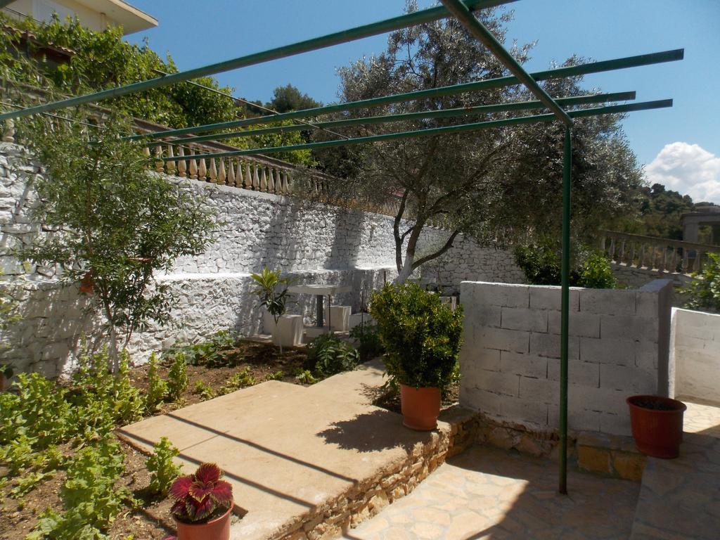 Guest House Vila Bega Sarandë Exteriör bild