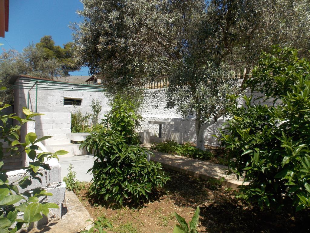 Guest House Vila Bega Sarandë Exteriör bild